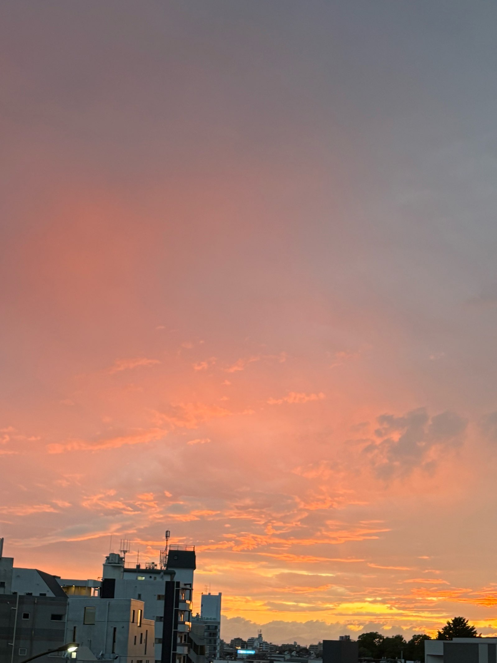 おーいぃ梅雨はどこだ？！