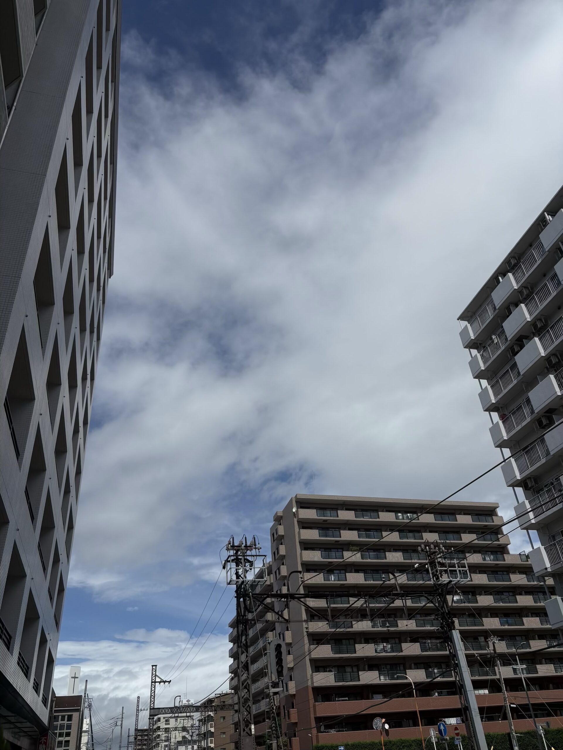 久しぶりの青空かと…